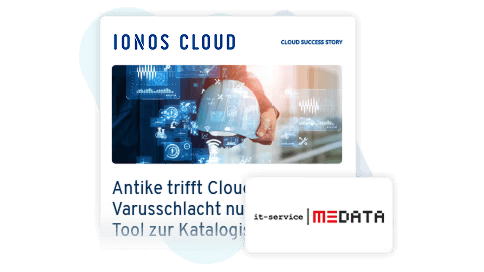 Antike trifft Cloud: Varusschlacht nutzt MEDATA-Tool zur Katalogisierung. Ein Mensch hält einen antiken Gegenstand vor einem Computerbildschirm.