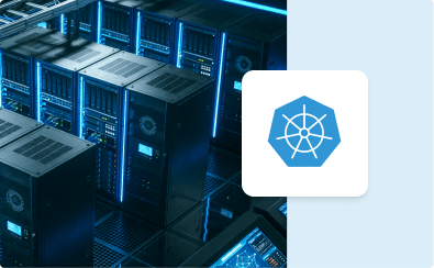 Rechenzentrum mit Kubernetes-Icon: steht für Managed Kubernetes zur Orchestrierung und Skalierung von Container-Workloads.