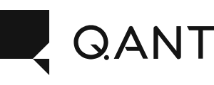 Q.ANT Logo: Ein schwarzer Pfeil zeigt nach rechts und ist mit dem Text "Q.ANT" verbunden.