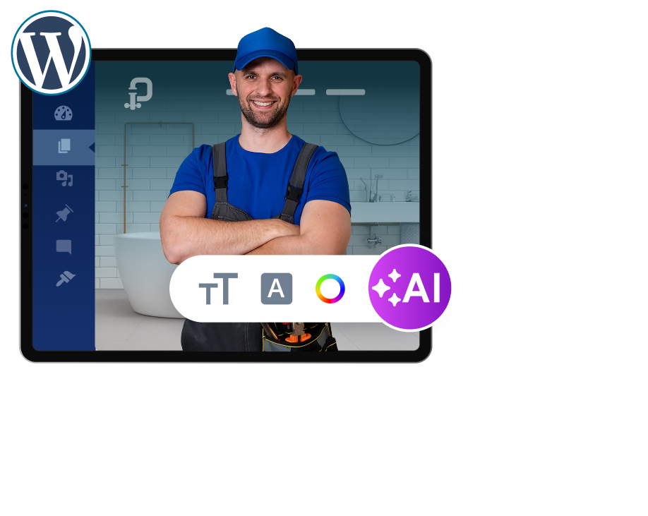Mann in blauem T-Shirt und Basecap steht vor Badezimmer und lächelt in die Kamera.