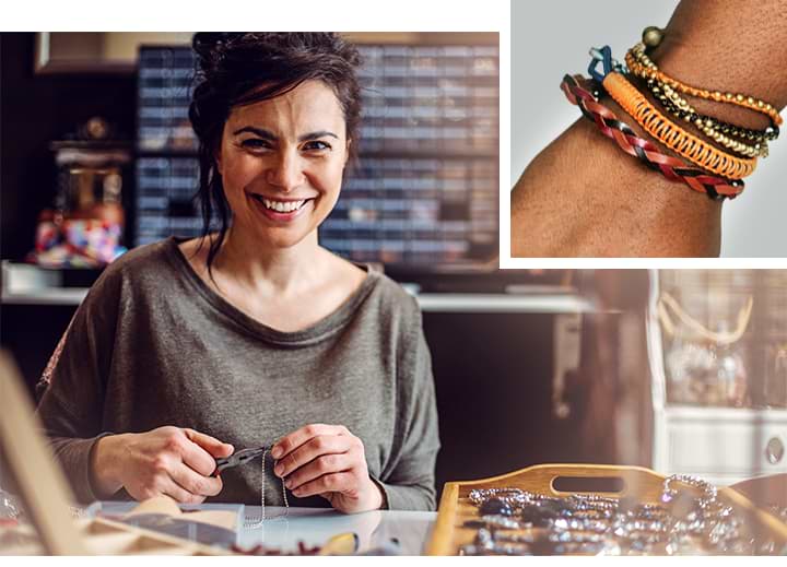 Collage: Frau, die Schmuck herstellt und Handgelenk mit verschiedenen, bunten Armbändern